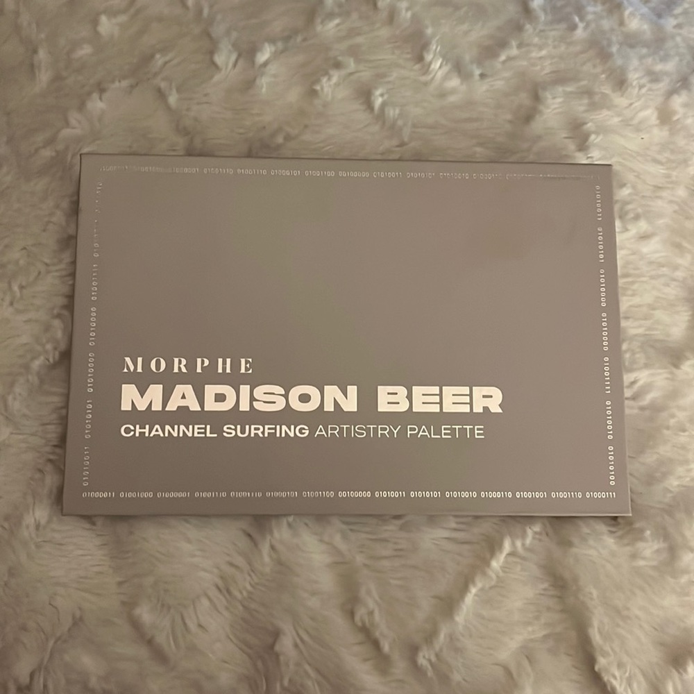 Morphe Madison Beer Eyeshadow Palette